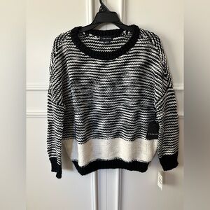 Trouve Black and Cream Women's Sweater NWT